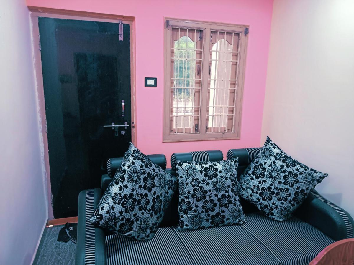 Sri Govinda Nilayam Home Stay 1 Вишакхапатнам Экстерьер фото