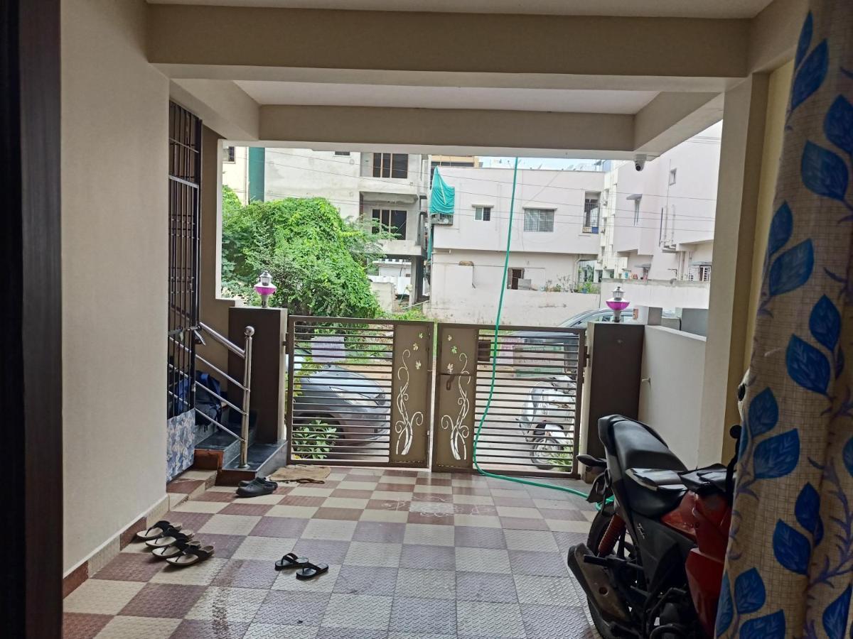 Sri Govinda Nilayam Home Stay 1 Вишакхапатнам Экстерьер фото